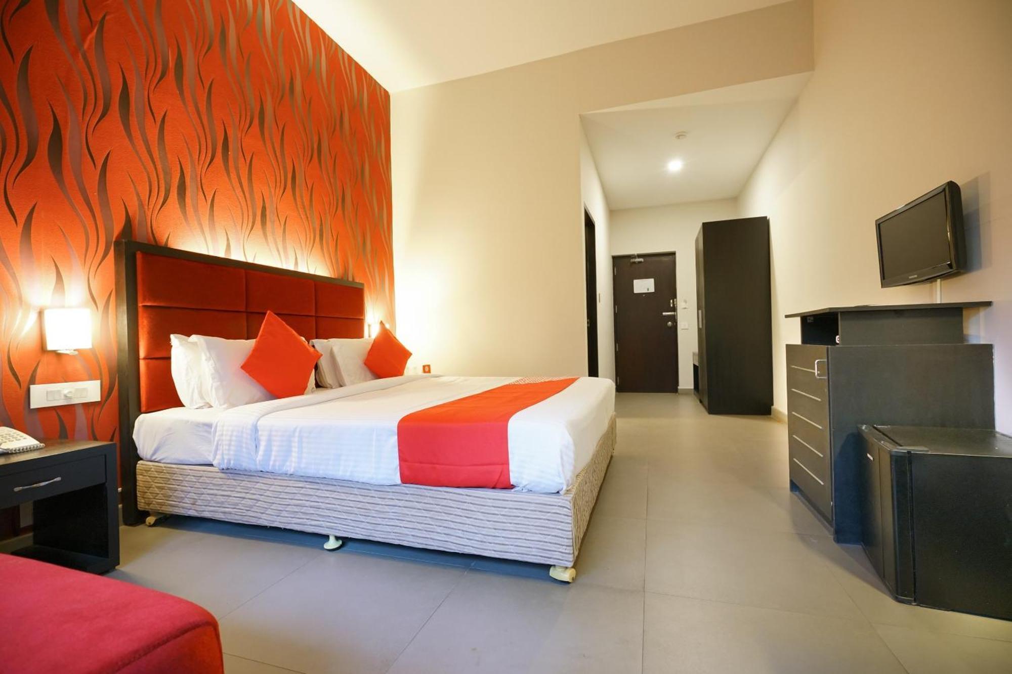 Super Townhouse Mookkannoor Tourist Home Angamaly Eksteriør billede