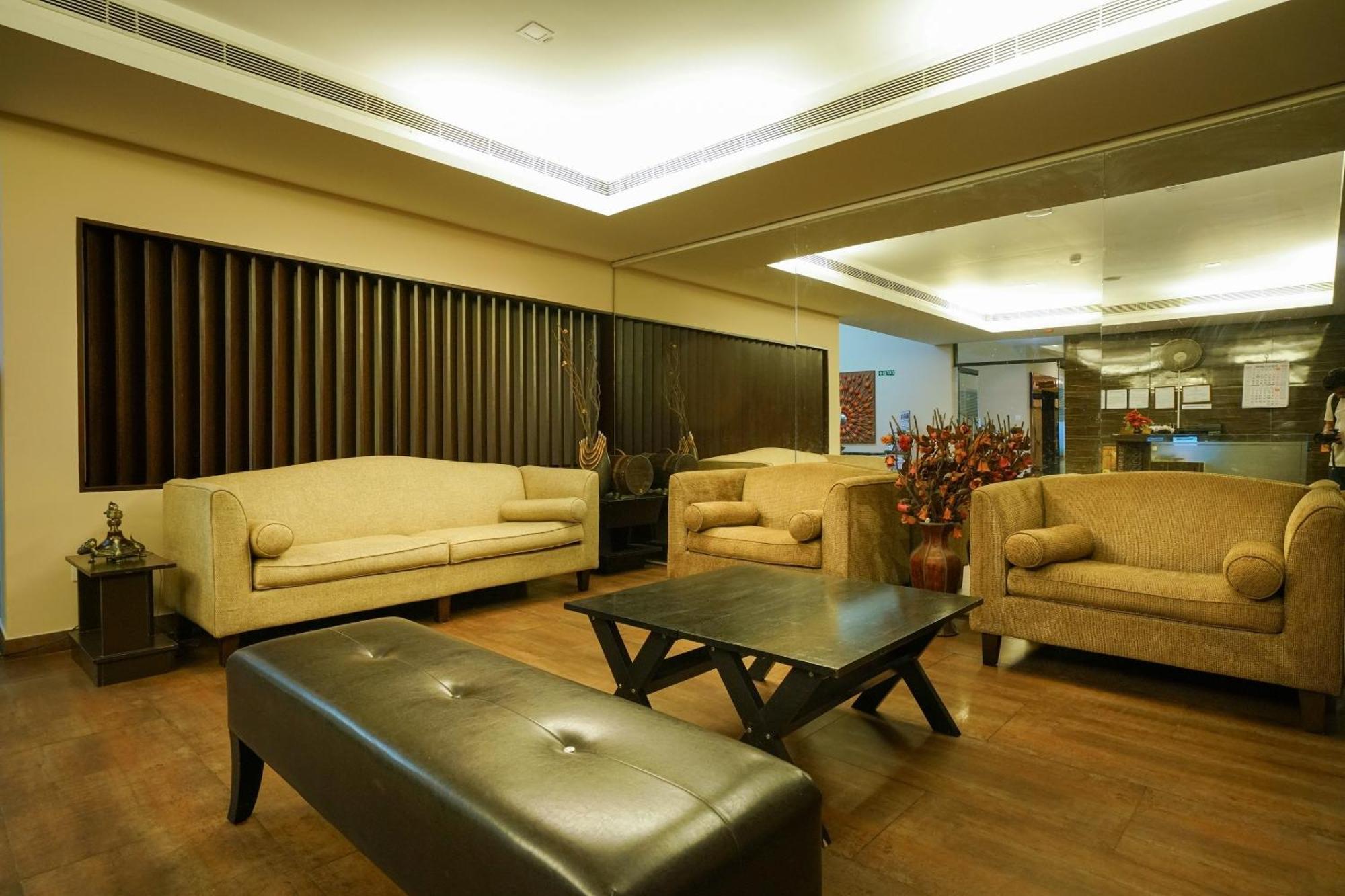 Super Townhouse Mookkannoor Tourist Home Angamaly Eksteriør billede