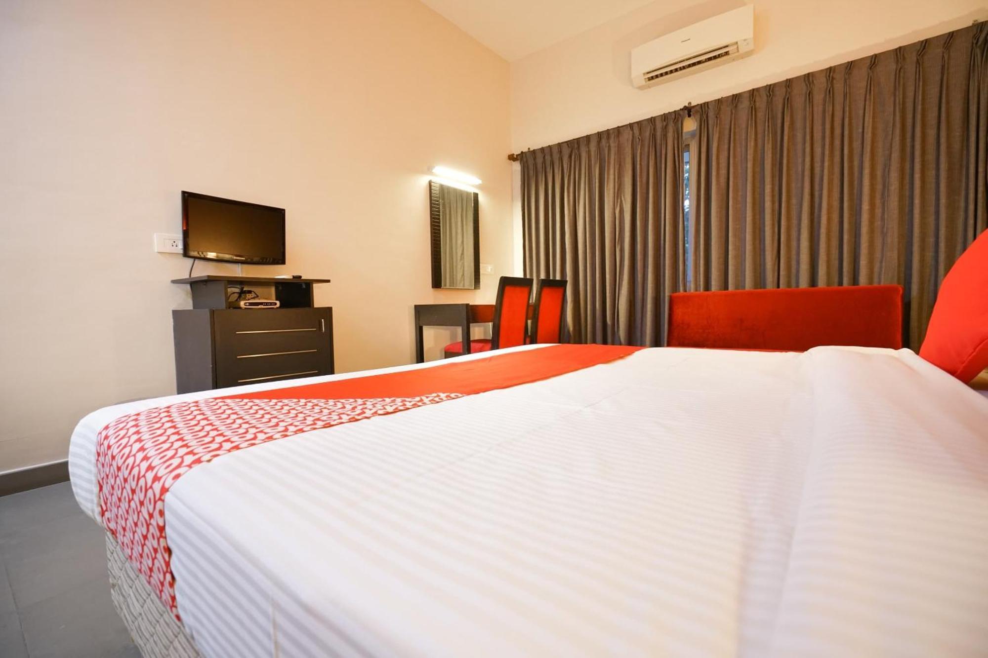 Super Townhouse Mookkannoor Tourist Home Angamaly Eksteriør billede