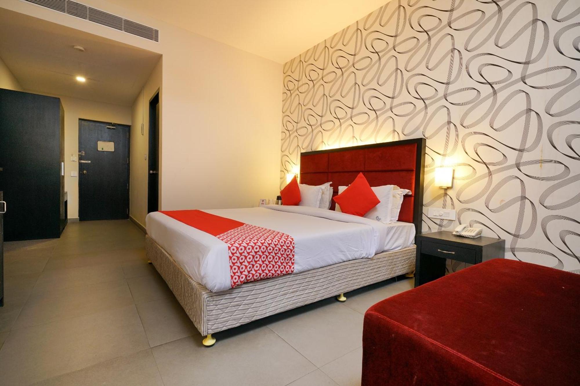 Super Townhouse Mookkannoor Tourist Home Angamaly Eksteriør billede