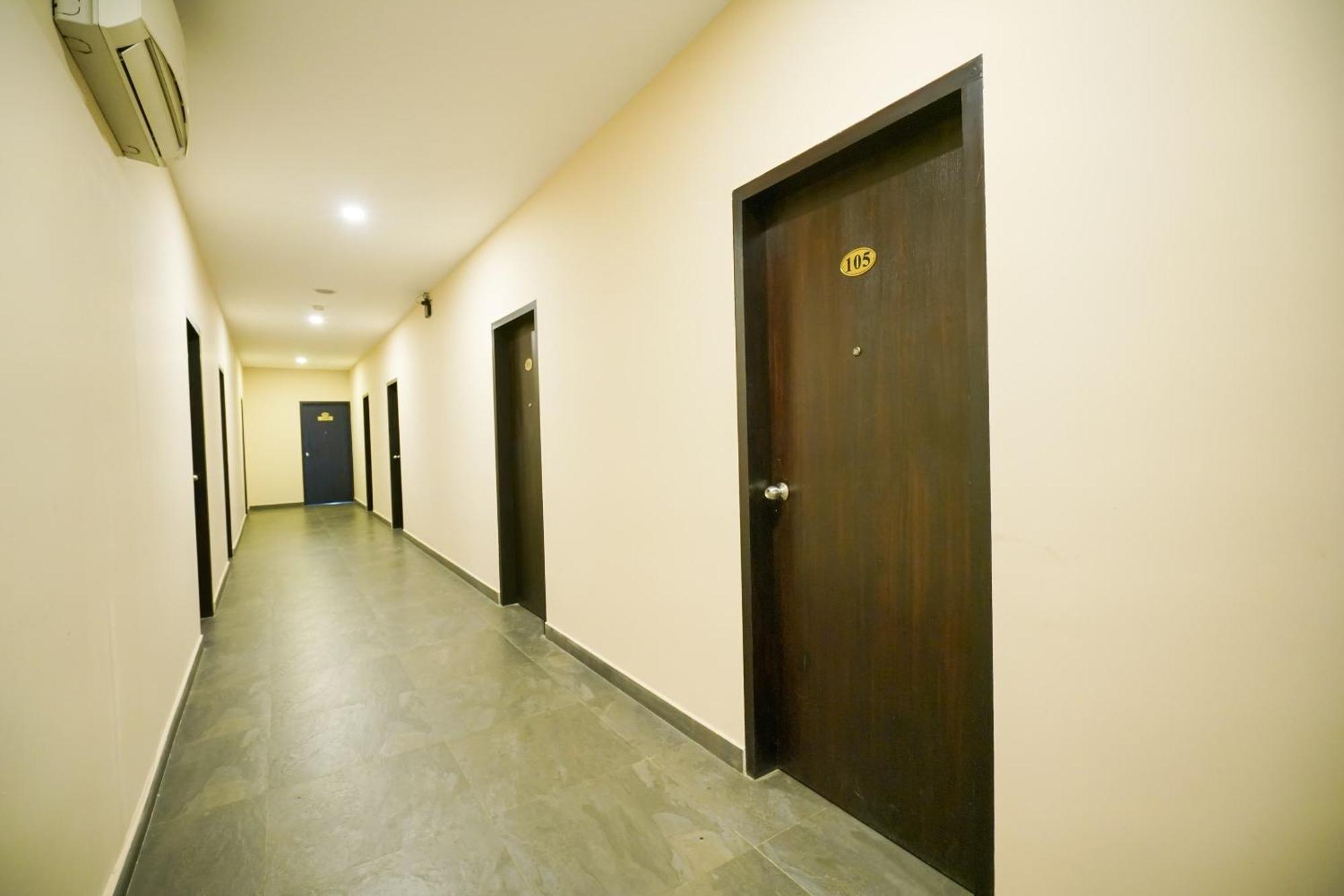 Super Townhouse Mookkannoor Tourist Home Angamaly Eksteriør billede