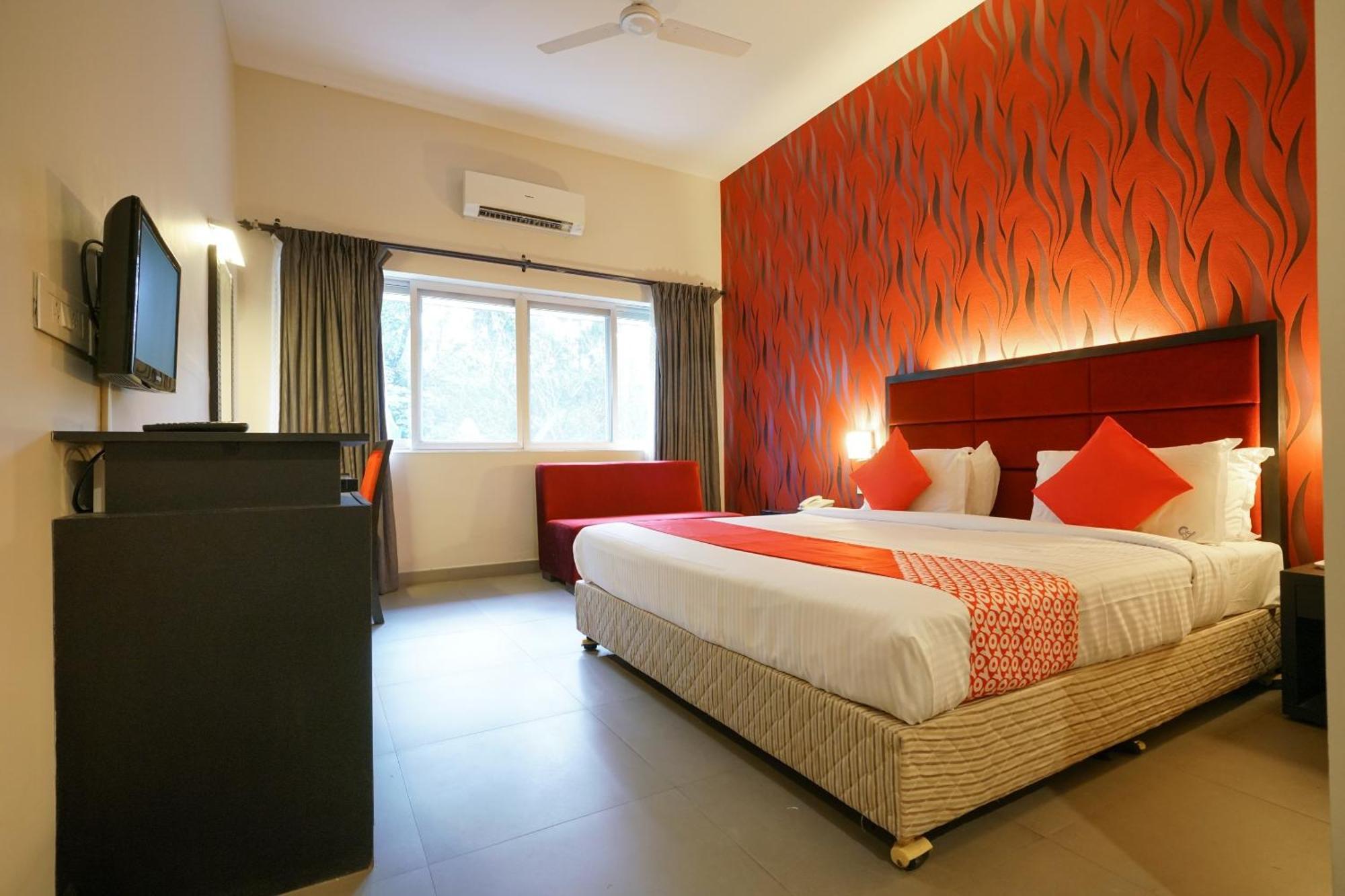 Super Townhouse Mookkannoor Tourist Home Angamaly Eksteriør billede
